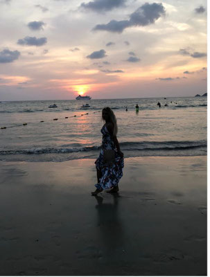 Abends am Strand von Patong