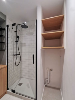 ESPACE MACHINE A LAVER ET ETAGERES