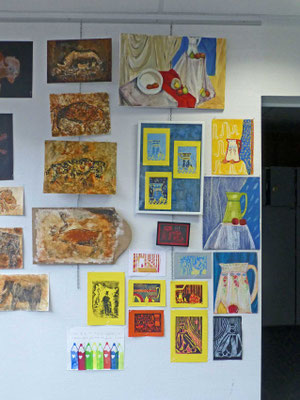 Thématique : nature morte, techniques : peinture, pastel, et linogravure