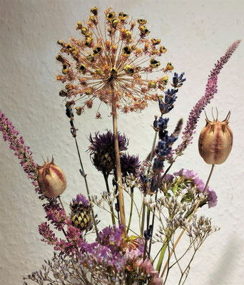 TrockenblumenArrangement Meerlavendel"