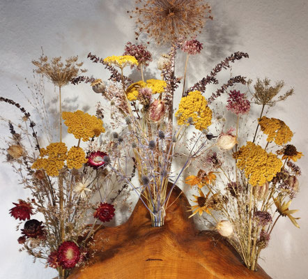 Blumenhügel Kirsche/TrockenblumenArrangement