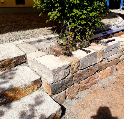 Natursteinarbeiten Pflasterarbeiten Trockenmauer Würzburg