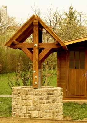 Brunnen Muschelkalk/Fachwerkdach