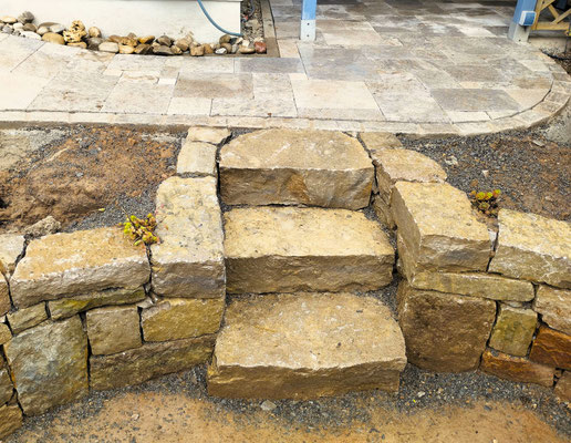 Natursteinarbeiten Pflasterarbeiten Trockenmauer Würzburg