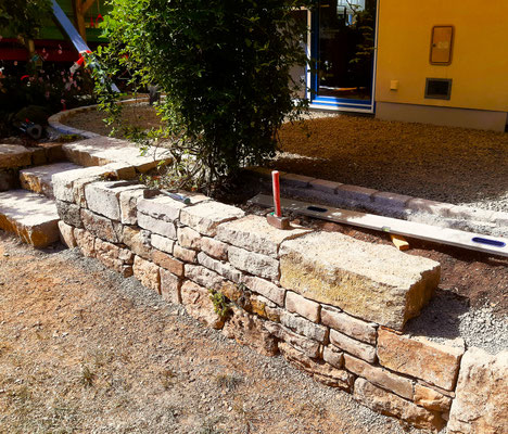 Natursteinarbeiten Pflasterarbeiten Trockenmauer Würzburg