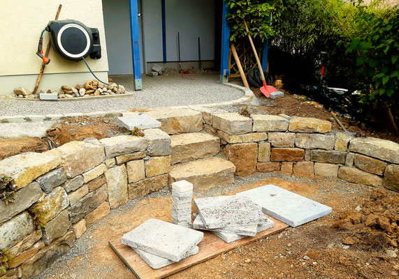 Natursteinarbeiten Pflasterarbeiten Trockenmauer Würzburg