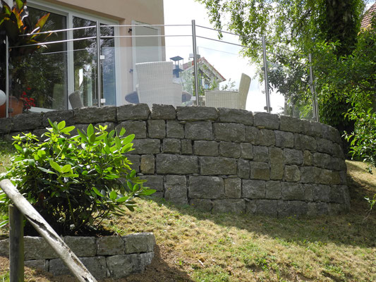 Trockenmauer Naturstein/Terrasse