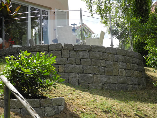 Natursteinarbeiten Pflasterarbeiten Trockenmauer Würzburg