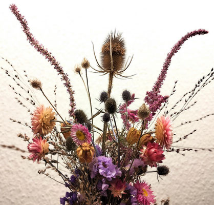 Trockenblumenstrauß Meerlavendel