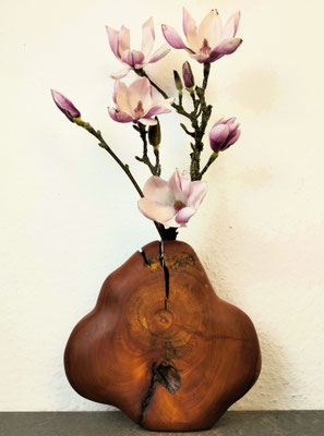 Vase Douglasie mit Magnolie