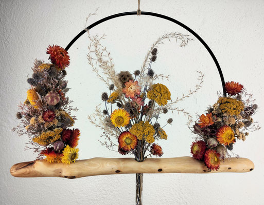 BlütenRing mit Trockenblumendeko