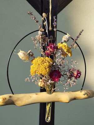 BlütenRing/FlowerLoop mit Trockenblumengestaltung