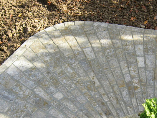 Natursteinarbeiten Pflasterarbeiten Trockenmauer Würzburg