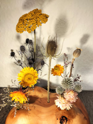Blumenhügel "Alter Apfel"