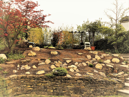 Natursteinarbeiten Pflasterarbeiten Trockenmauer Würzburg