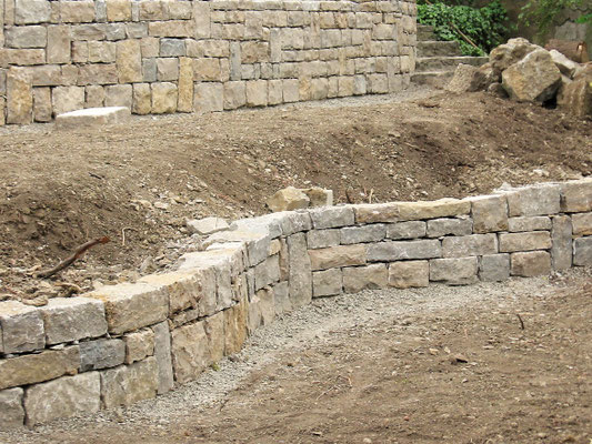 Natursteinarbeiten Pflasterarbeiten Trockenmauer Würzburg