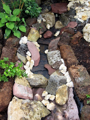 Bachlauf versch. Materialien