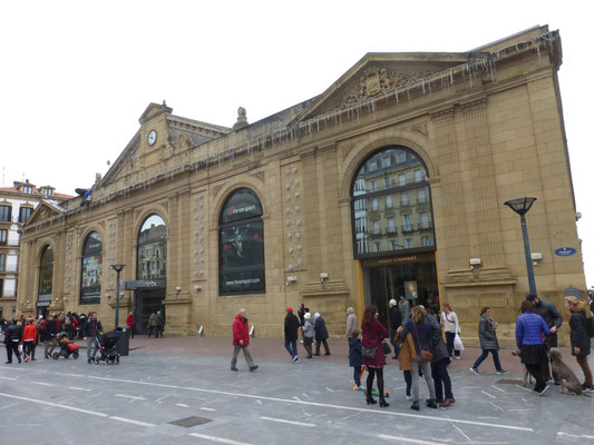 L'ancien marché reconverti en forum sportif