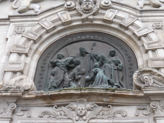 Iglesia de San Nicolás (tympan)