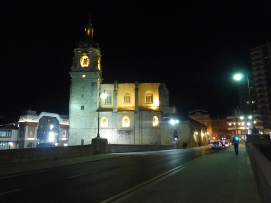   Iglesia de San Antón (et Pont du même nom)