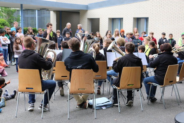 Konzert für die Glarner Primarschüler. Herzlichen Dank an Marco Hodel für die tollen Fotos!