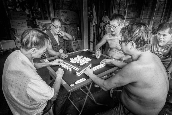 Partie de Mahjong à Honk Hong