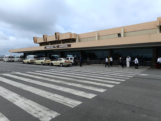 Aéroport international de Douala, 1972