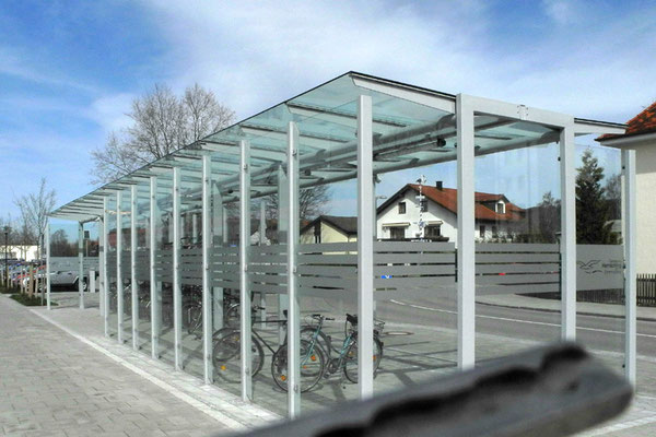 Herrsching, Bahnhofsvorplatz: Fahrraddepot