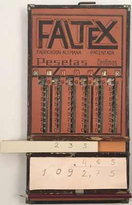 Ábaco de ranuras FALTEX, patente alemana DE398772, 13 de abril de 1920, por Karl Kübler ( no confundir con la patentada en España por Pedro del Moral Hidalgo en 1946, pat. ES172263), 15.5x30x25 cm