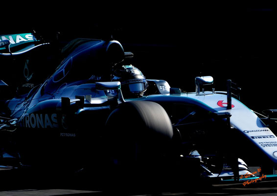 Nico Rosberg in the shade of Hamilton