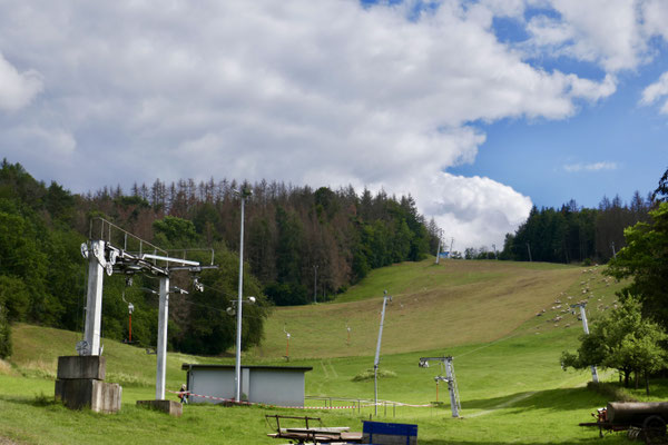 Skilift Hartenrod im Sommer