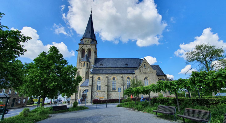 "Turm" - die Kirche in Much-Marienfeld. (c) Tourist-Info Much.