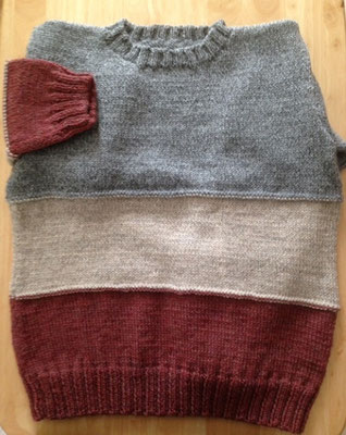 Ｋ・Ｋ様　メンズニット。シンプルな編み地ですっきりと。配色がオシャレ。