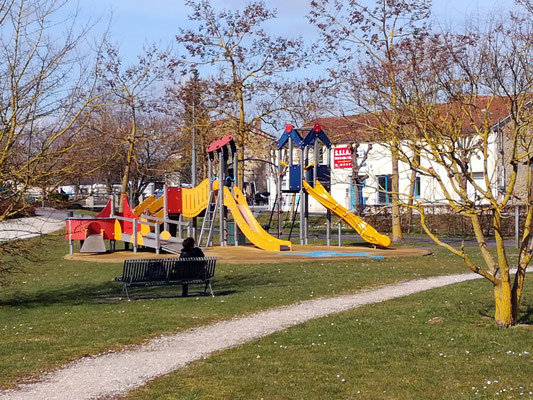 Jeux pour enfants et promenades parc François Mitterand