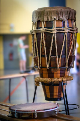 instruments traditionnels de capoeira berimbau, pandeiro et atabaque – Quilombo Capoeira Toulouse