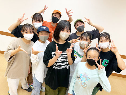 先日、エム先生が担当するDOWN BY LAW・大人クラスにアヤちゃんが入会してくれました♪