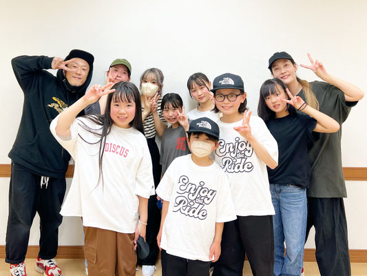 このレッスンから、稲毛ダンススクール DOWN BY LAWのエム先生が担当する大人さんクラスメンバーが急増♪嬉しいです♪