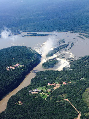 Iguazu Wasserfälle - Sicht aus Flugzeug :)