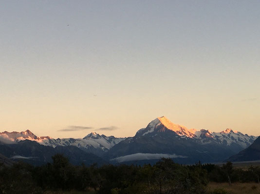 Around Mount Cook - Morgenstunde / Sicht aus dem Auto