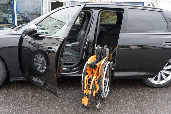 behindertengerechter Audi S6 Selbstfahrerumbau mit LDK, Handgerät für Gas & Bremse, Transferhilfe, Rollstuhlverladesystem, Pedalsperre