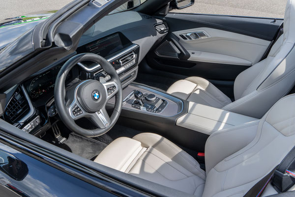 behindertengerechtes BMW Z4 Cabrio als Selbstfahrerumbau mit elektronischem Linksgas