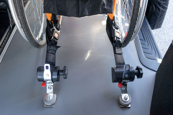 Rollstuhlrückhaltesysteme: 4-Punkt-Gurtsystem