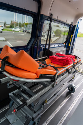 Behindertengrechter Volkswagen Crafter z.B. mit der Möglichkeit des Liegendtransportes zur intensivmedizinischen Versorgung