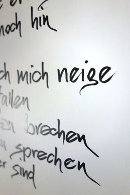 Detailansicht Kalligrafie „Siehst du nicht“ Tusche auf Papier