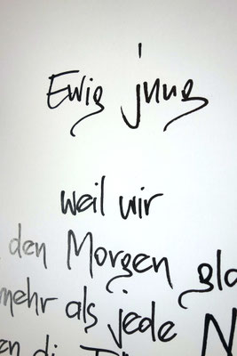 Detailansicht Kalligrafie „Ewig jung“ Tusche auf Papier
