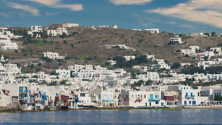 Mykonos vom Wasser aus gesehen