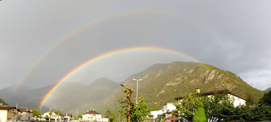 Regenbogen über Roveredo