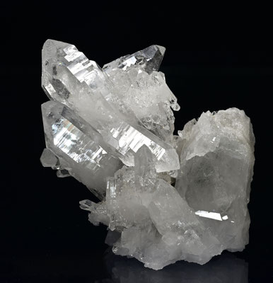 Quarzgruppe, B: 8cm, Fundort: Vrin GR; Sammlung: Martin Nägeli