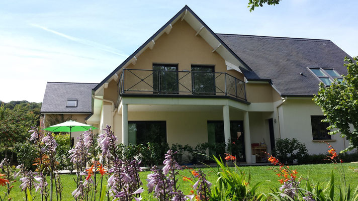 vue panoramique sur le jardin et la rivière