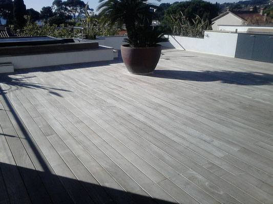 Ponçage et rénovation d'une terrasse bois à Carqueiranne
